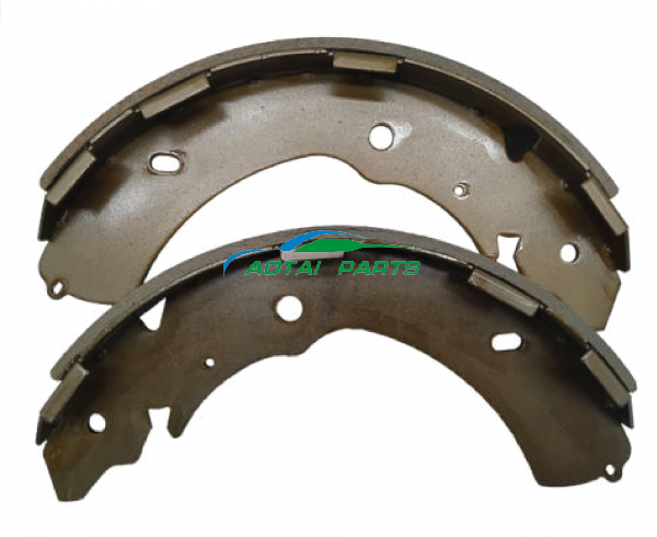 High quality semi-metallic non-asbestos drum brake pads brake shoe K6653 for Mitsubushi