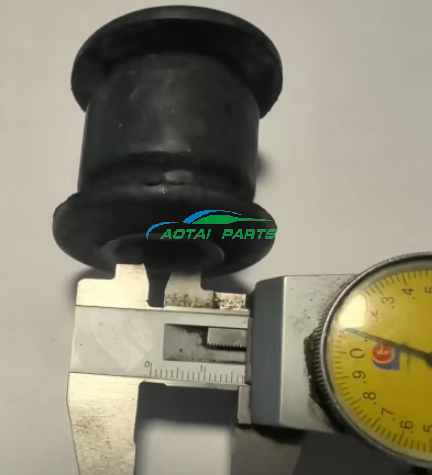 ISUZU NPR NQR Truck Parts Stabilizer Bar Bushing 8-97239-911-0 8-97239911-0